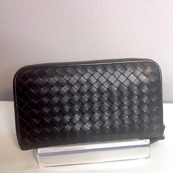 EUC BOTTEGA VENETA WITH COA - Picture 2 of 7